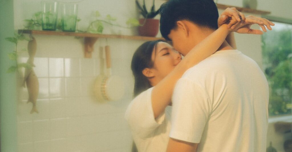 結婚に向けて計画を立てるカップルのイメージ