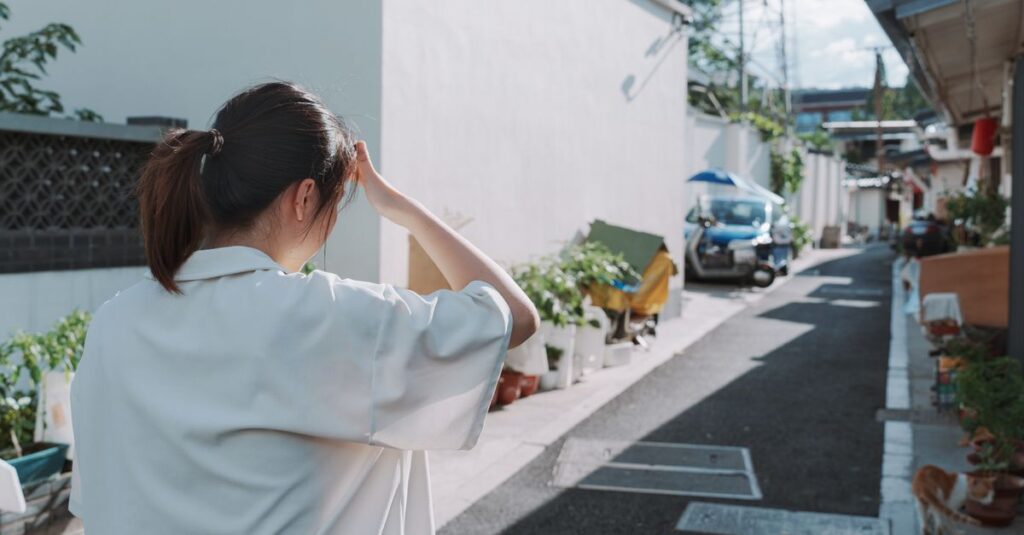 結婚に向けて計画を立てるカップルのイメージ