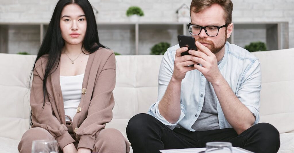 結婚を意識してマッチングアプリを選ぶ様子