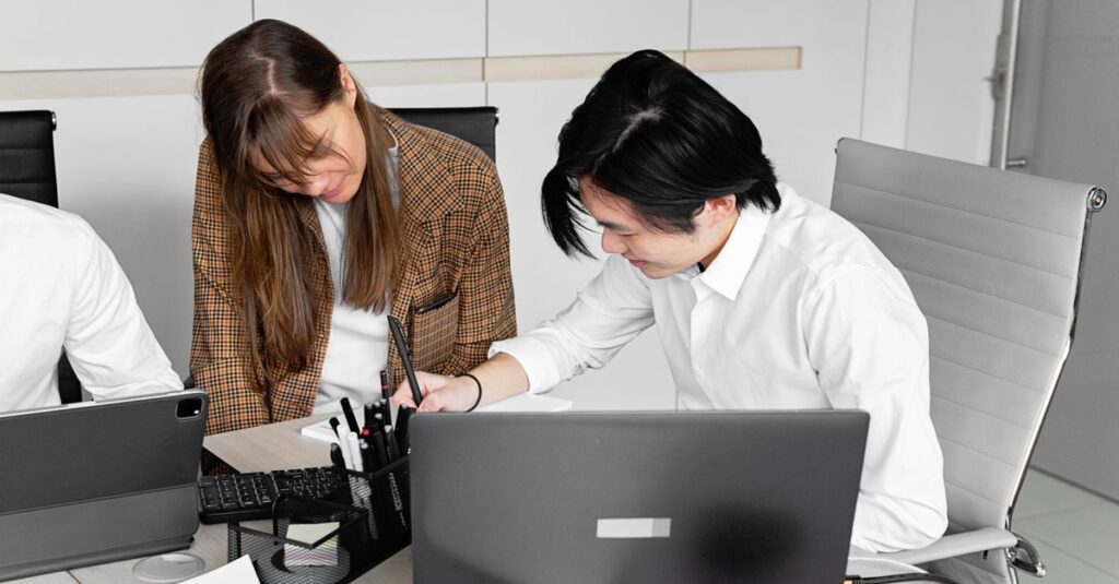 結婚を意識してプロフィールを作り込む様子
